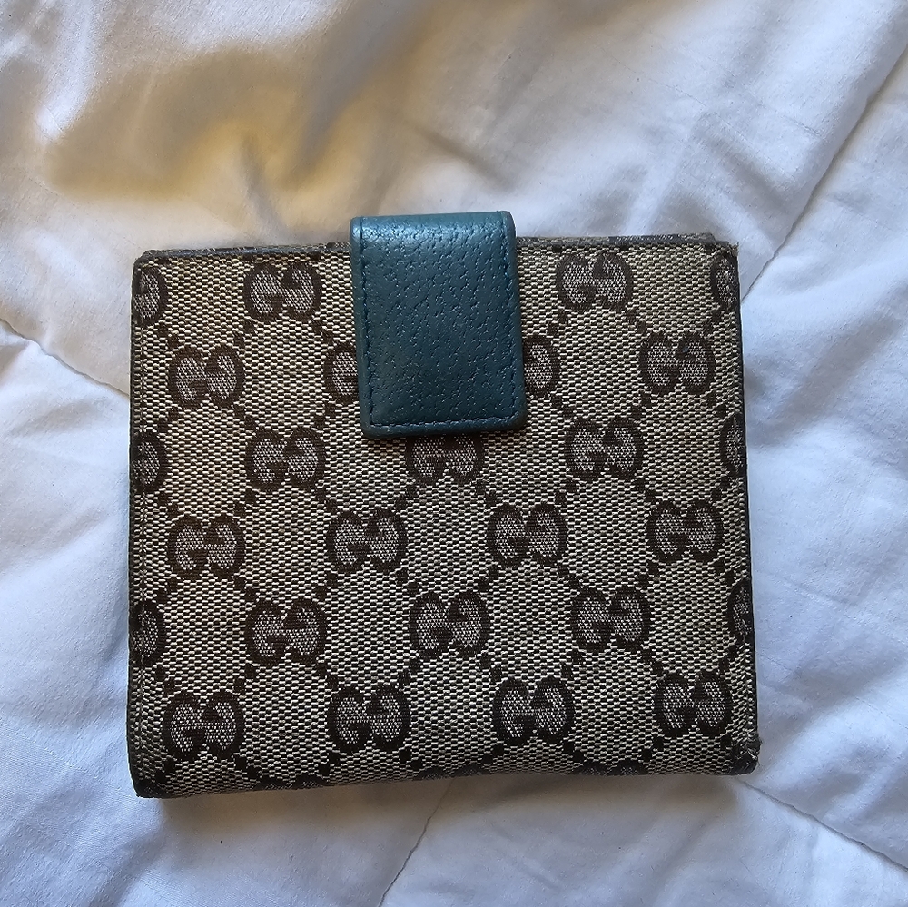 Authentic Gucci Wallet - Picture 3 of 17